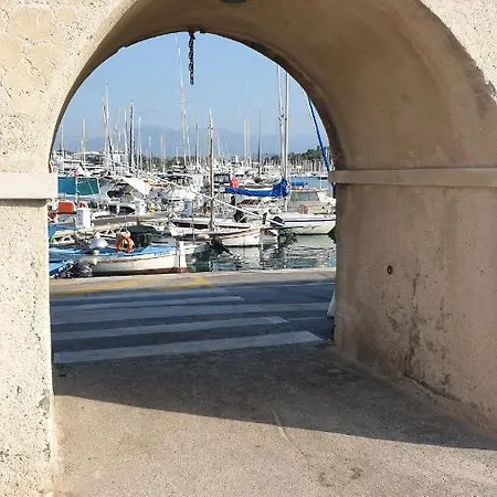 Superbe 2p Atypique Pres Port Vieil *
