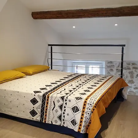 Apartment Superbe 2p Atypique Pres Port Vieil *